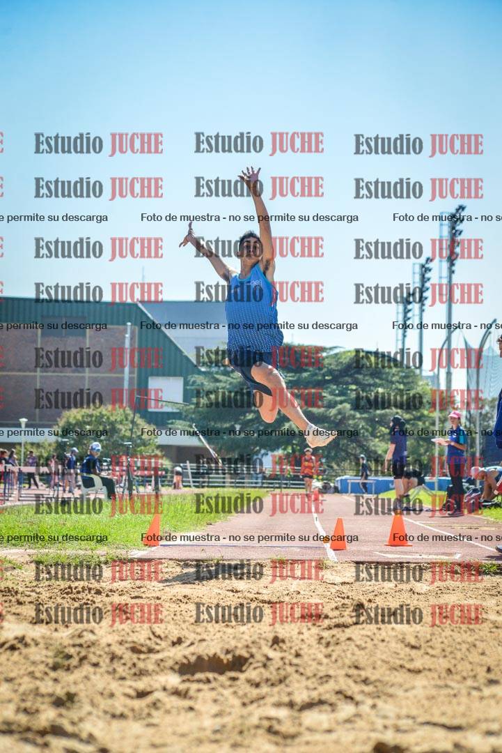 Fotos del salto en largo de varones