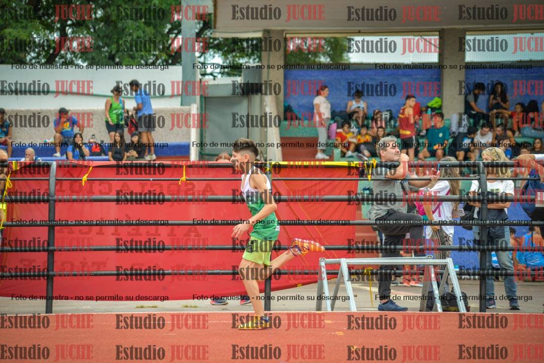 Fotos de los 80 m llanos de varones