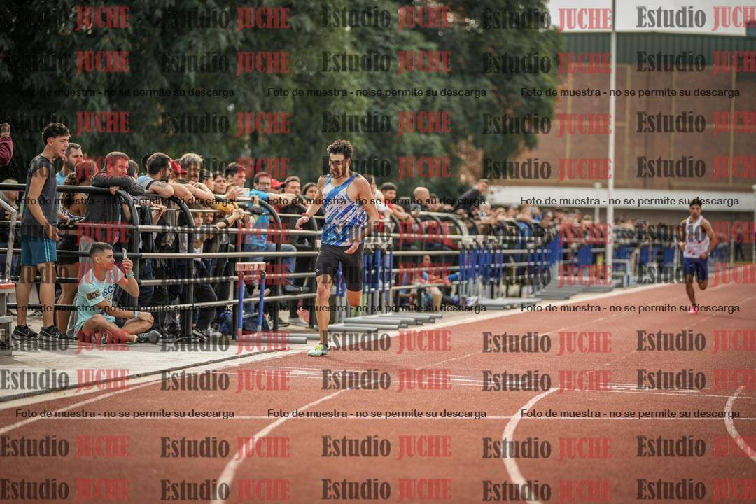 Fotos de los 400 m llanos de varones