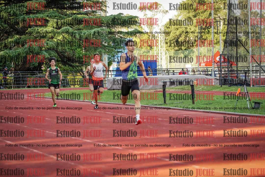 Fotos de los 400 m llanos de varones