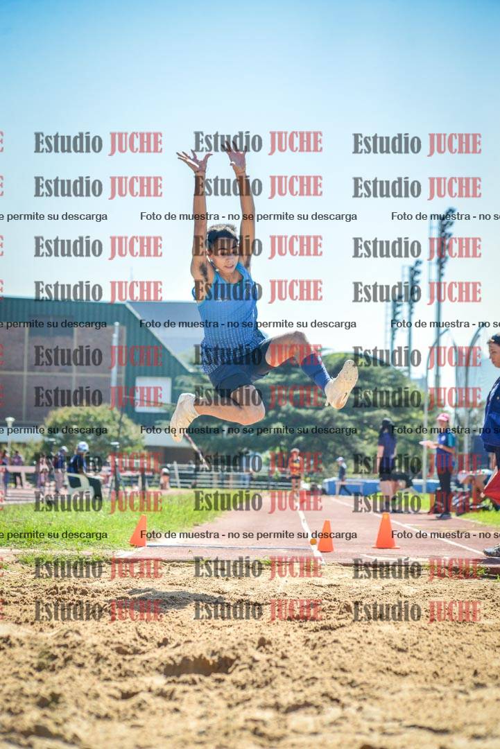 Fotos del salto en largo de varones
