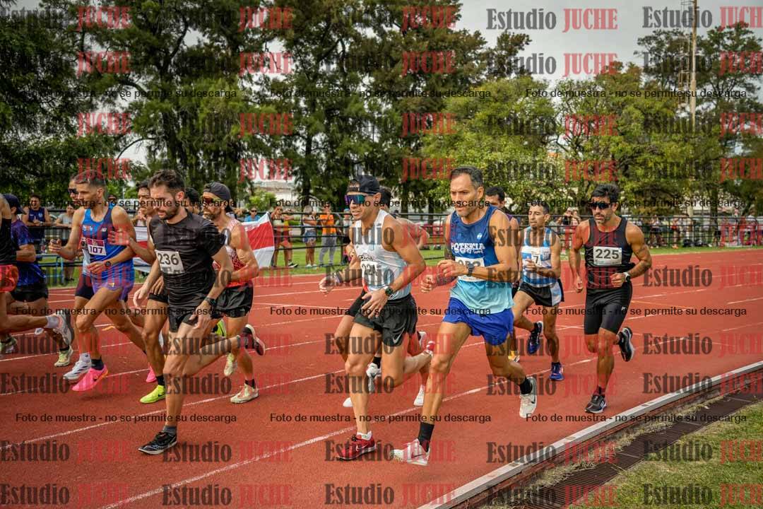 Fotos de los 3000 m llanos de varones