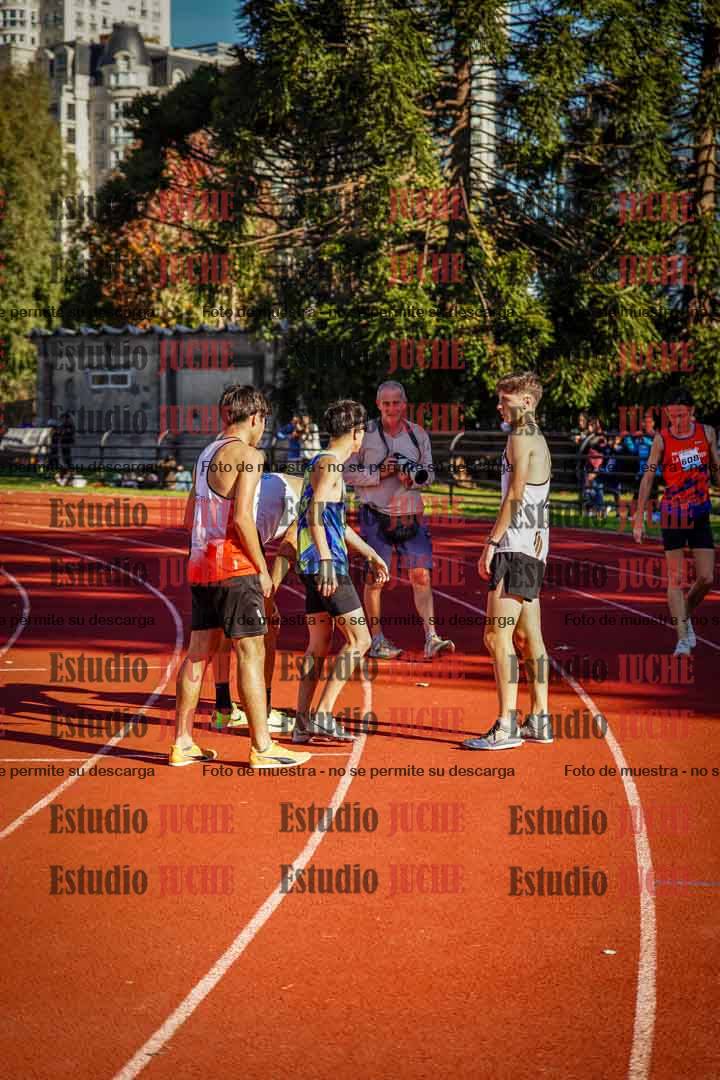 Fotos de los 800 m llanos de varones
