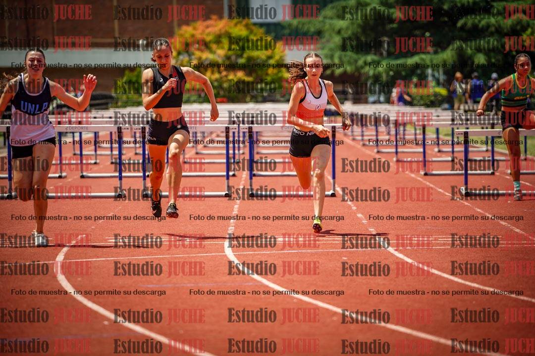 Fotos de los 100 m con vallas de mujeres