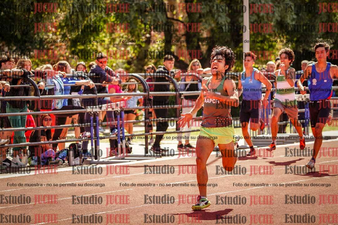 Fotos de los 400 m llanos de varones