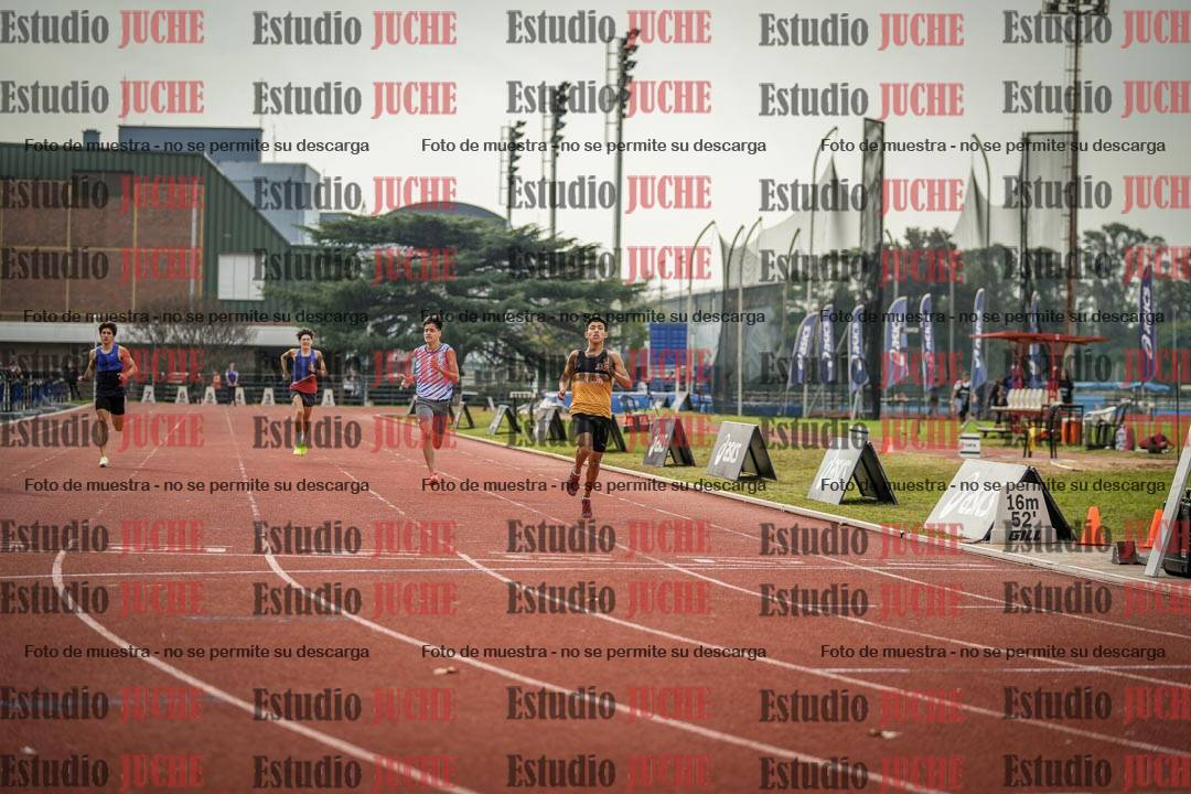 Fotos de los 400 m llanos de varones