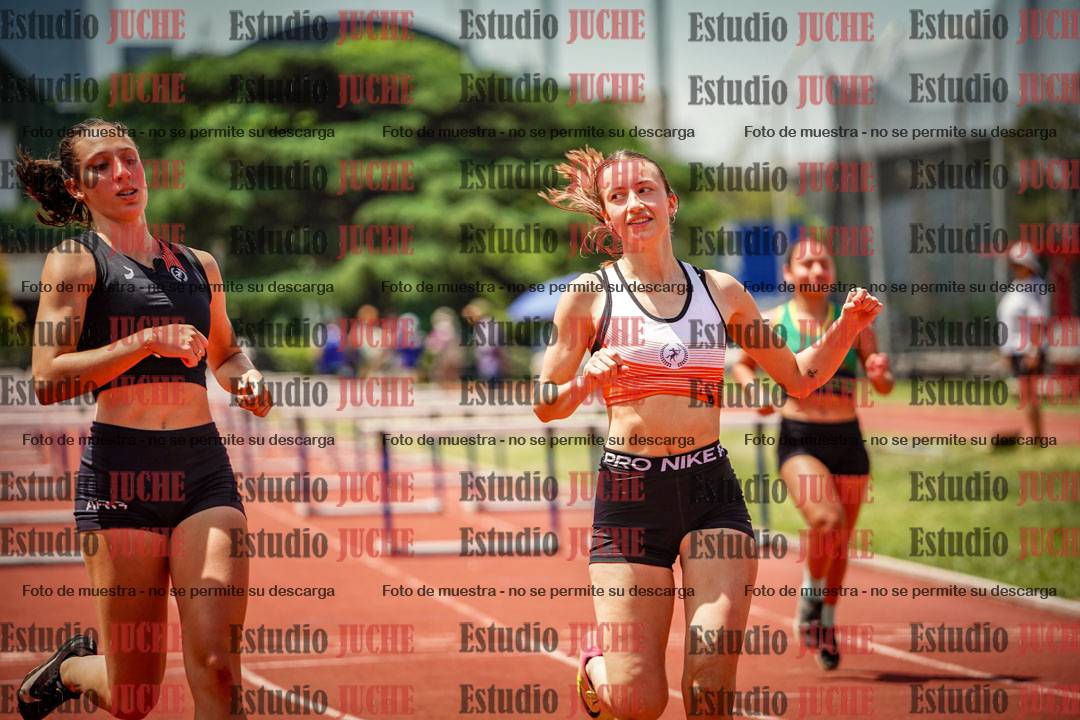 Fotos de los 100 m con vallas de mujeres