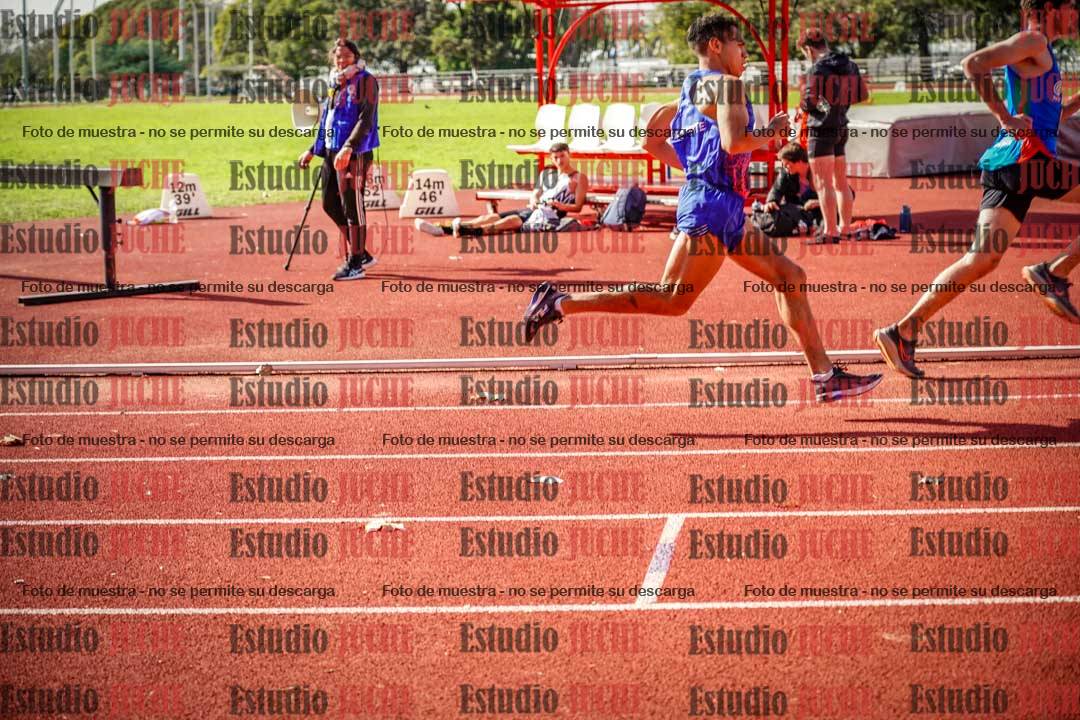 Fotos de los 800 m llanos de varones