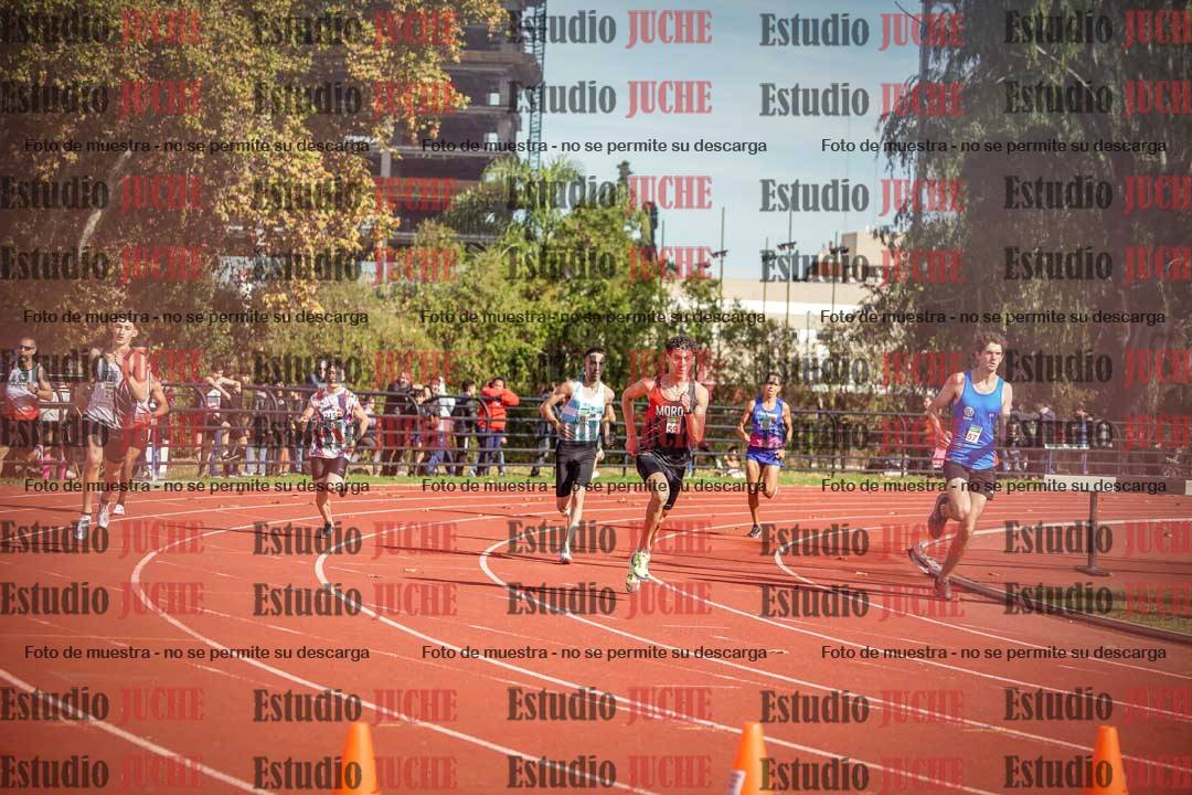 Fotos de los 800 m llanos de varones