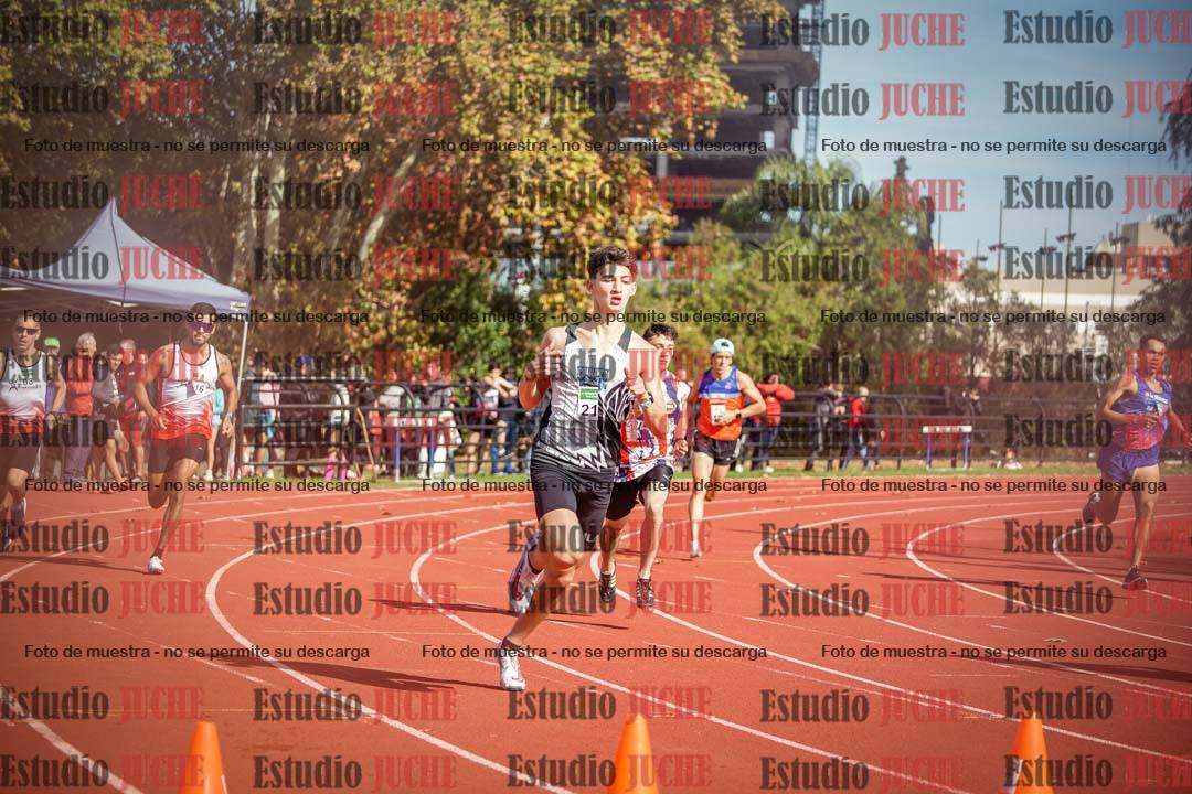 Fotos de los 800 m llanos de varones