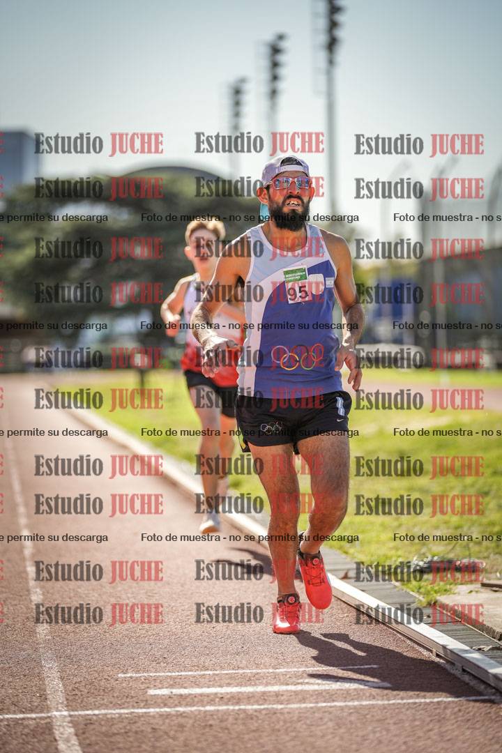 Fotos de los 800 m llanos de varones