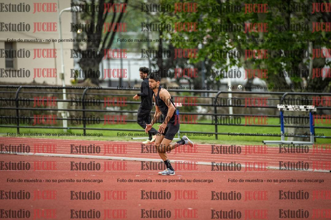 Fotos del salto en alto de varones