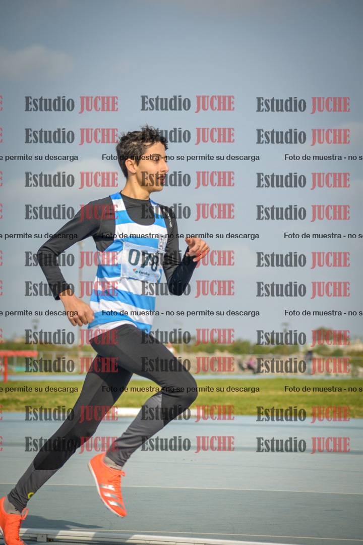 Fotos de los 800 m llanos de varones