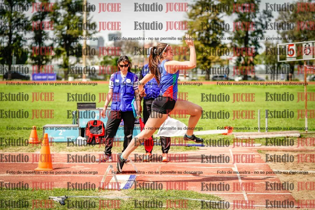 Fotos del salto en largo de mujeres