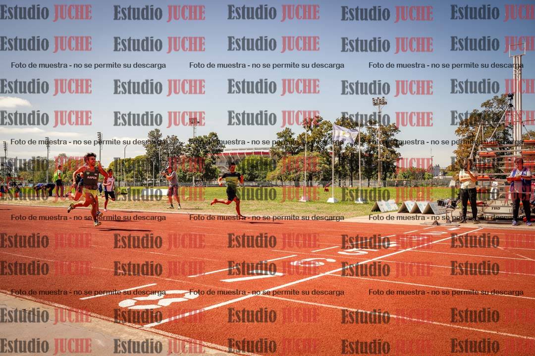 Fotos de los 400 m llanos de varones