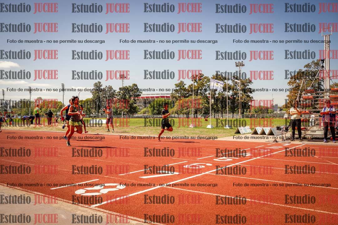 Fotos de los 400 m llanos de varones