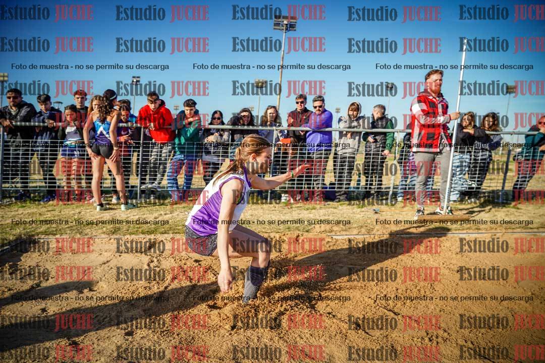 Fotos del salto en largo de mujeres