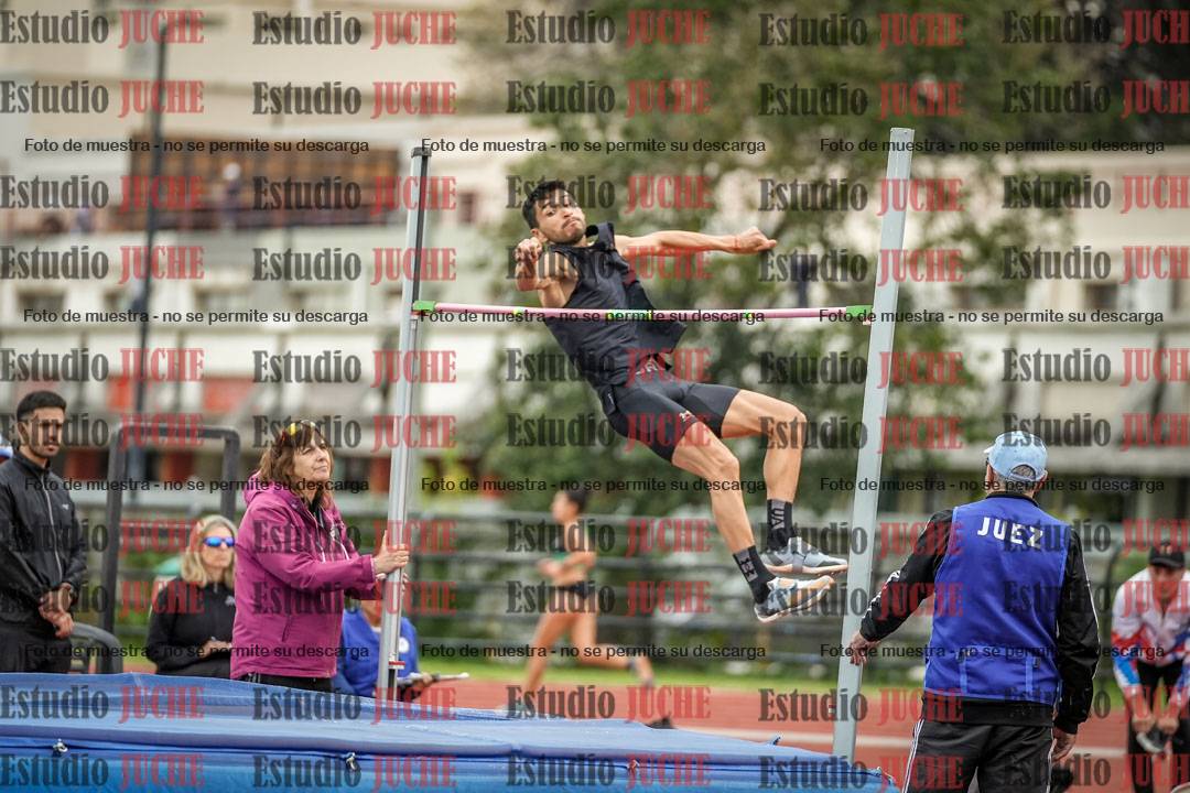 Fotos del salto en alto de varones