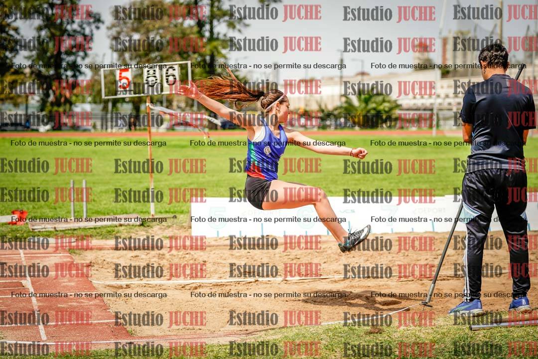 Fotos del salto en largo de mujeres