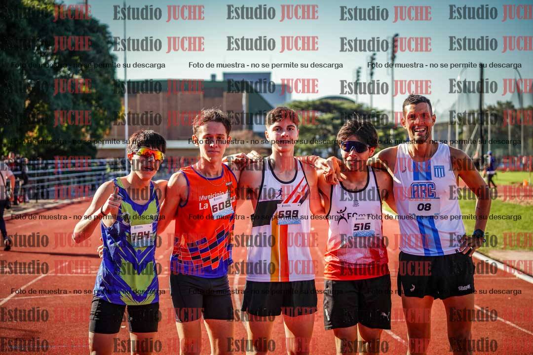 Fotos de los 800 m llanos de varones