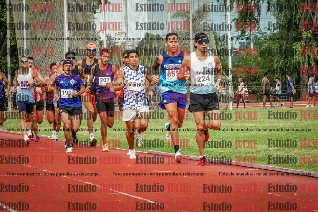 Fotos de los 3000 m llanos de varones