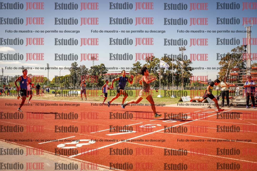 Fotos de los 400 m llanos de varones