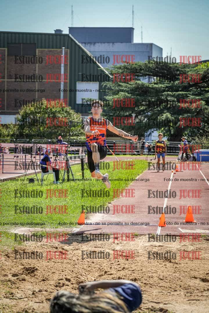 Fotos del salto en largo de varones