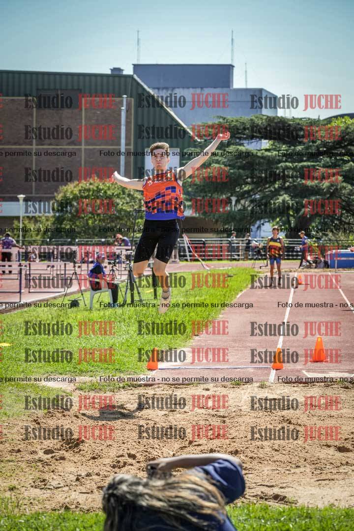 Fotos del salto en largo de varones