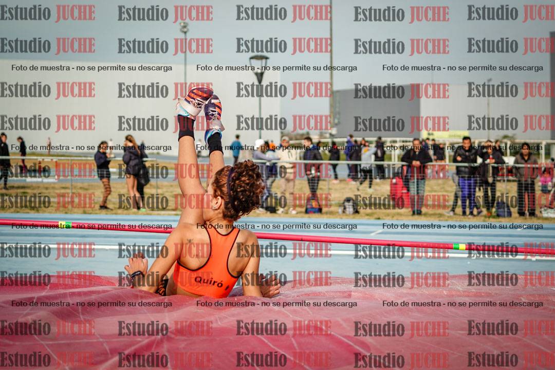 Fotos del salto en alto de mujeres