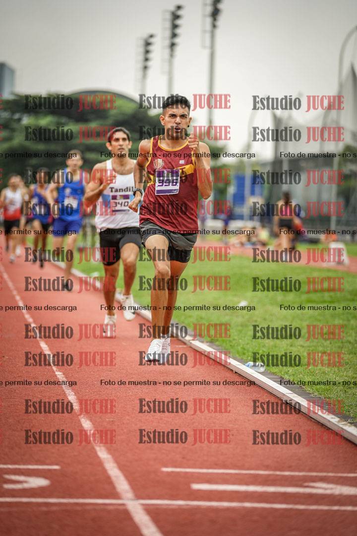 Fotos de los 800 m llanos de varones