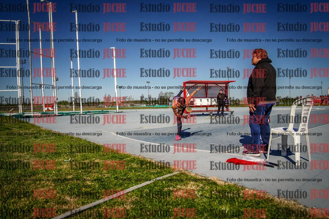 Fotos del lanzamiento de jabalina de mujeres y varones - U15