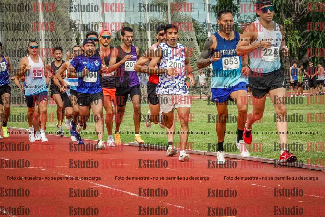Fotos de los 3000 m llanos de varones