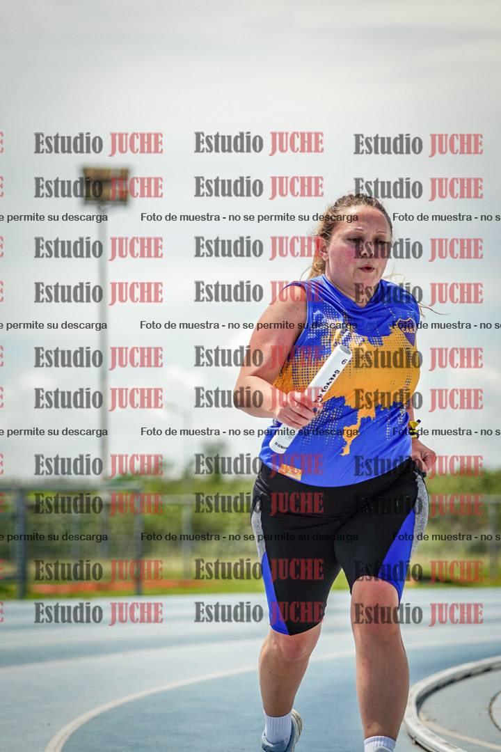 Fotos durante el transcurso de los relevos 20' para running teams - serie 1