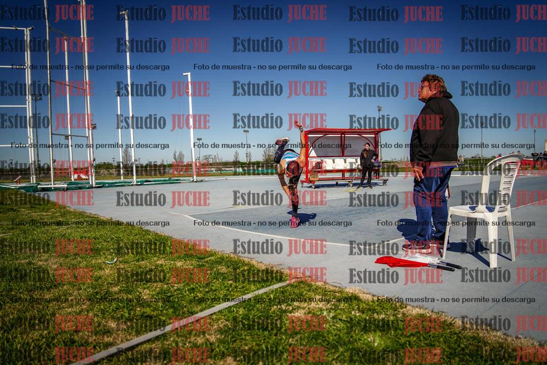 Fotos del lanzamiento de jabalina de mujeres y varones - U15