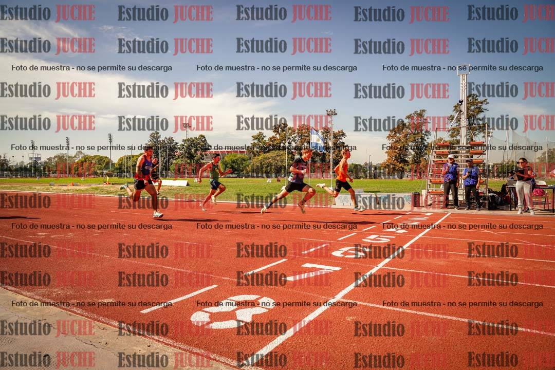 Fotos de los 100 m llanos de varones
