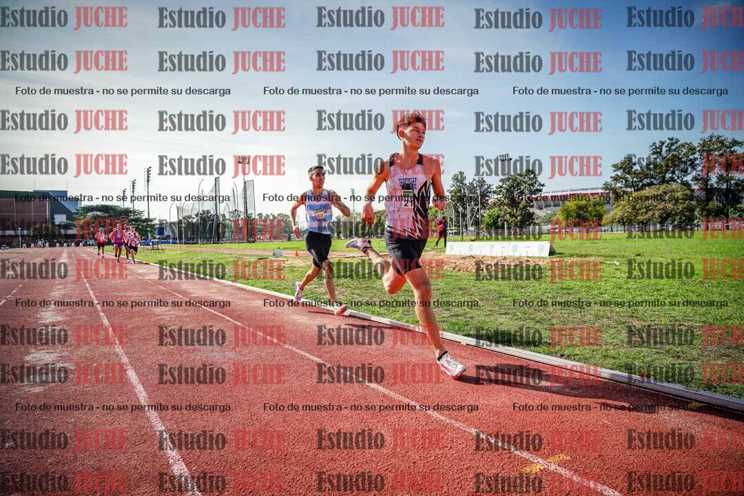 Fotos de los 800 m llanos de varones