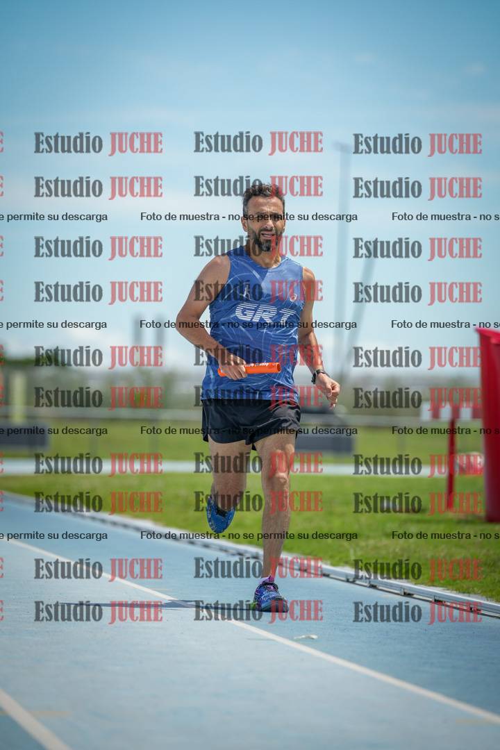 Fotos durante el transcurso de los relevos 20' para running teams - serie 1