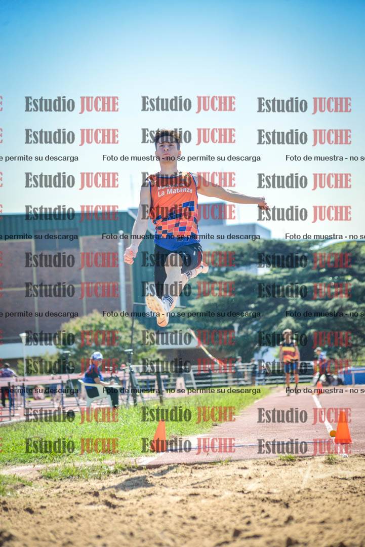 Fotos del salto en largo de varones