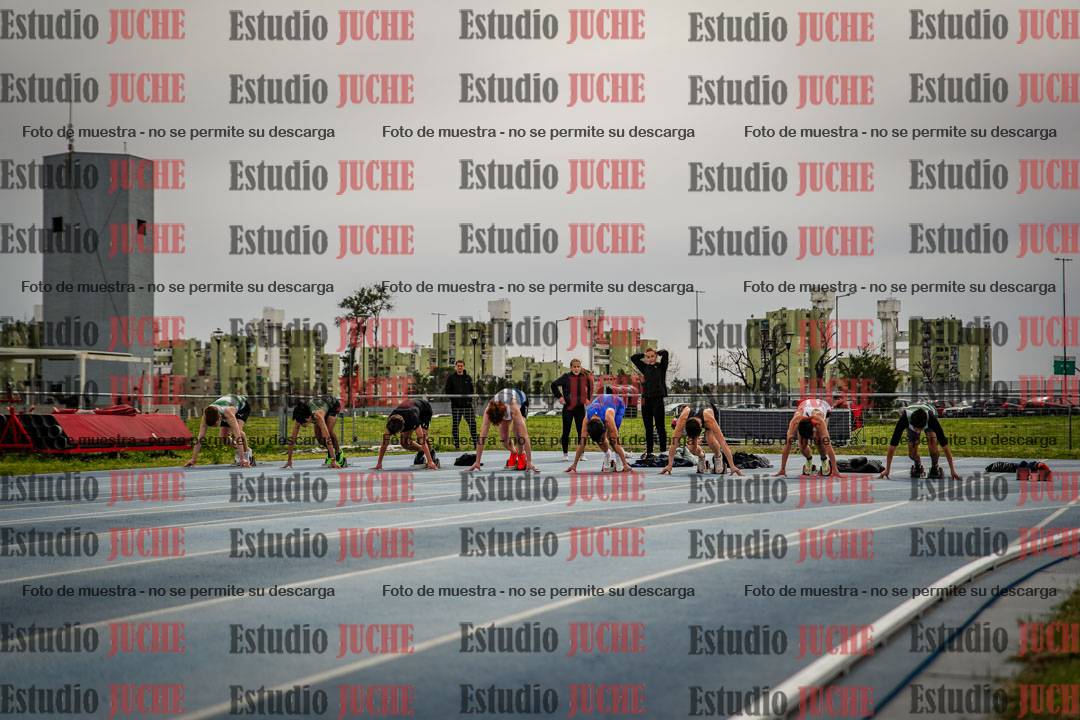 Fotos de los 100 m llanos de varones - U17 (FINAL)