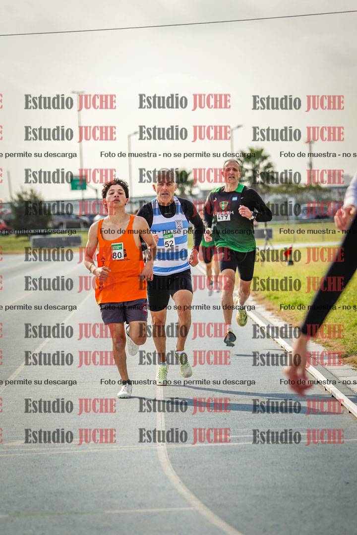 Fotos de los 800 m llanos de varones