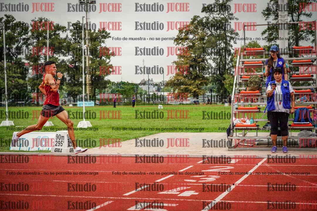 Fotos de los 800 m llanos de varones