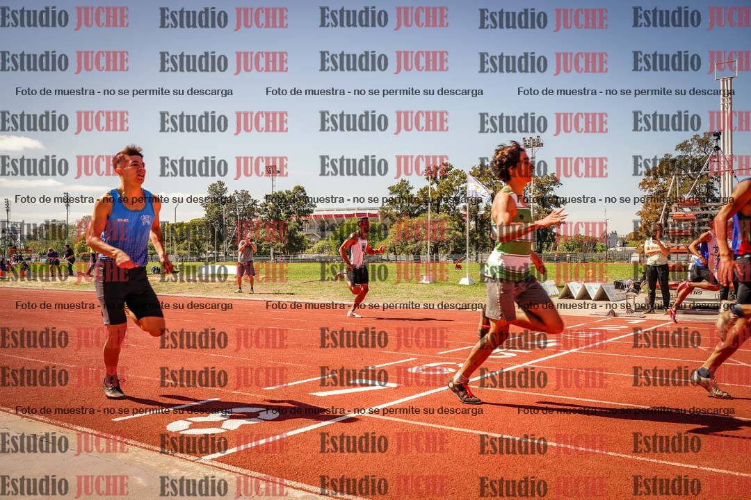 Fotos de los 400 m llanos de varones