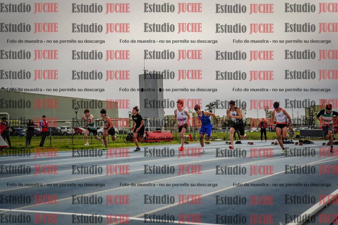 Fotos de los 100 m llanos de varones - U17 (FINAL)