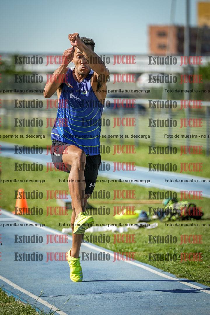 Fotos del salto triple de varones y mujeres - todas las tablas