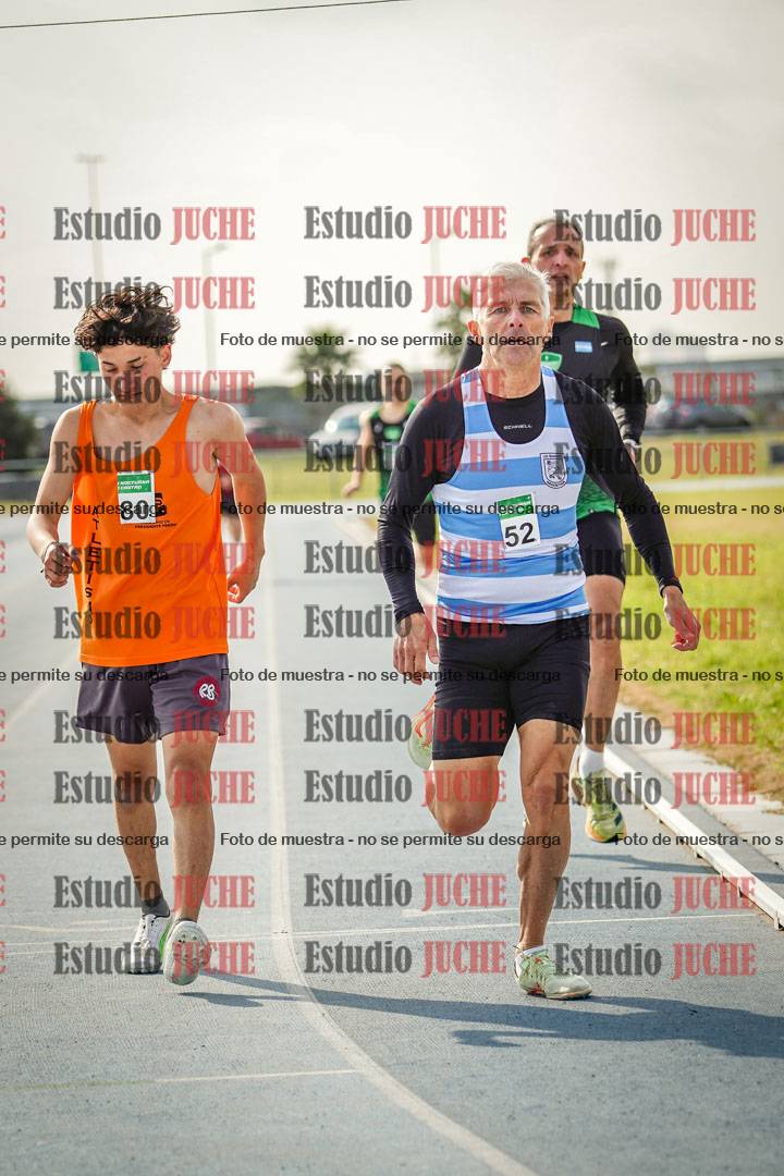 Fotos de los 800 m llanos de varones