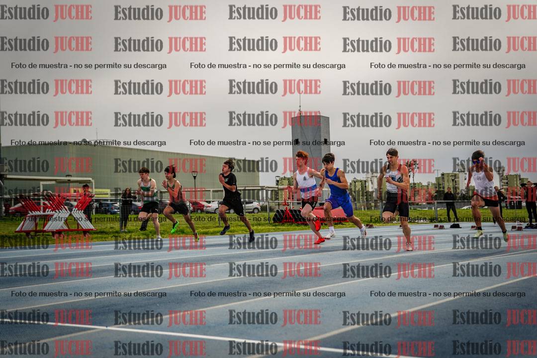 Fotos de los 100 m llanos de varones - U17 (FINAL)