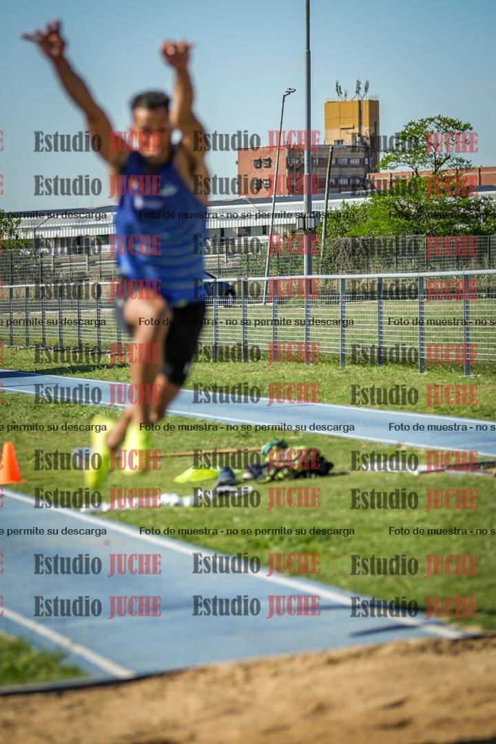 Fotos del salto triple de varones y mujeres - todas las tablas