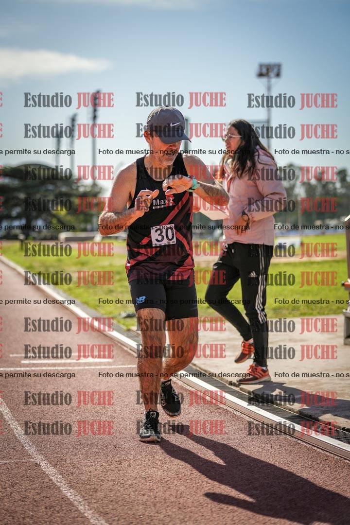 Fotos de los 800 m llanos de varones