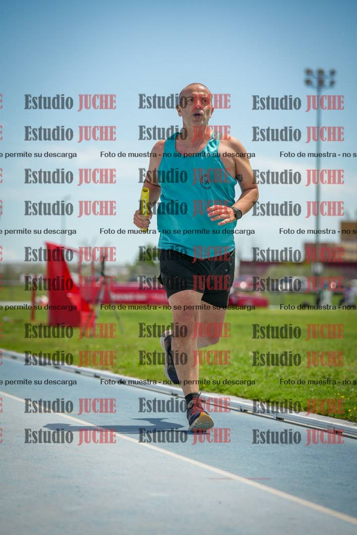 Fotos durante el transcurso de los relevos 20' para running teams - serie 1