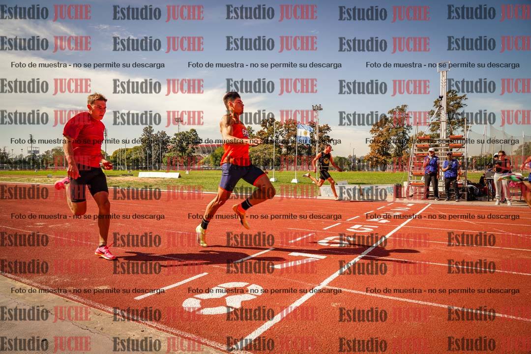 Fotos de los 100 m llanos de varones